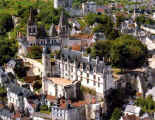 loches.jpg (26448 bytes)